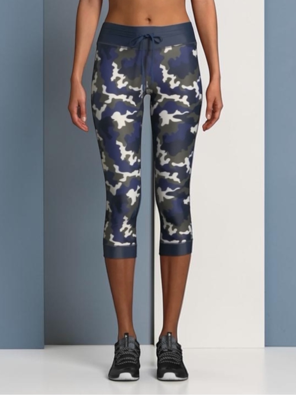 New! THE UPSIDE NYC Camo-Print Cropped Performance Legging Size 6